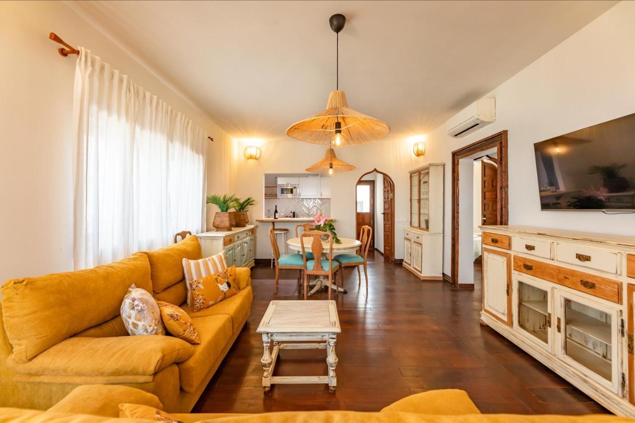 Villa Corralejo Bay Beachfront Corralejo By Holidays Home エクステリア 写真
