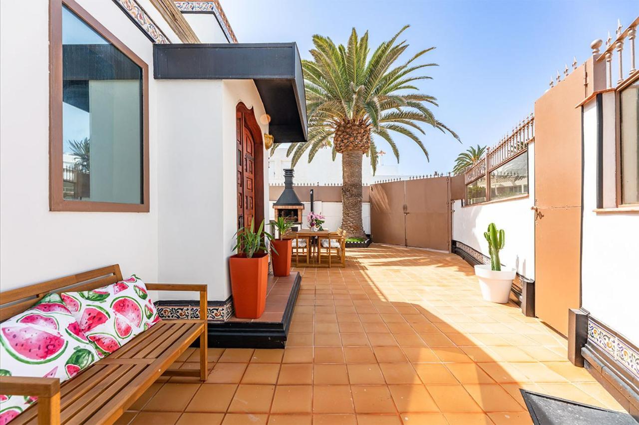 Villa Corralejo Bay Beachfront Corralejo By Holidays Home エクステリア 写真